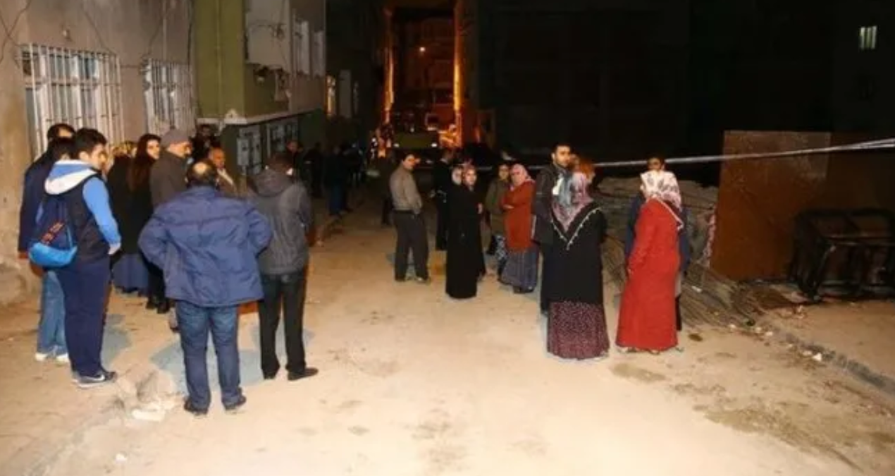 gece yarisi duyulan sesler vatandaslari sokaga doktu validenaciklamageldi WDfKuKyF