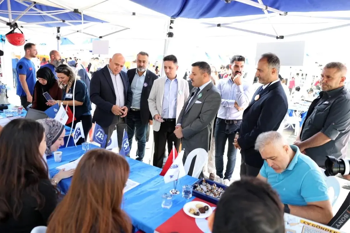 kucukcekmecede 2 istihdam fuari duzenlendi O57OeG96