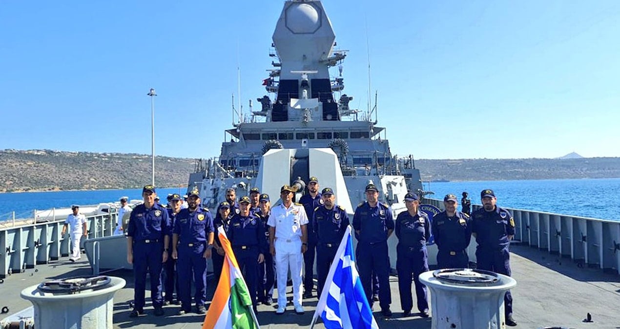 yunanistandan egede art arda tatbikat GDRI5Fgn