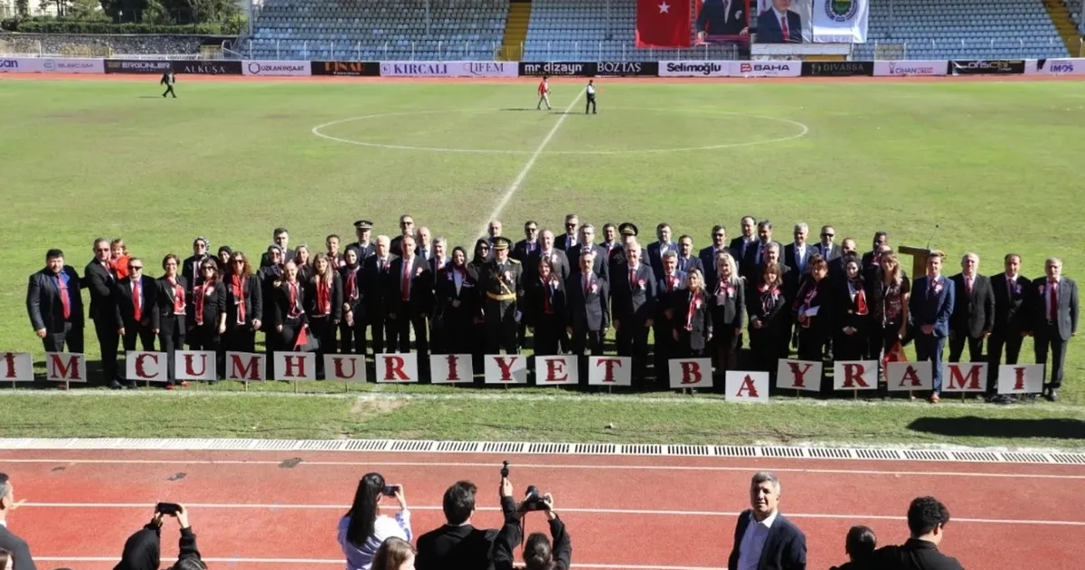 inegolde cumhuriyet coskusu 4nLzmxr6.webp