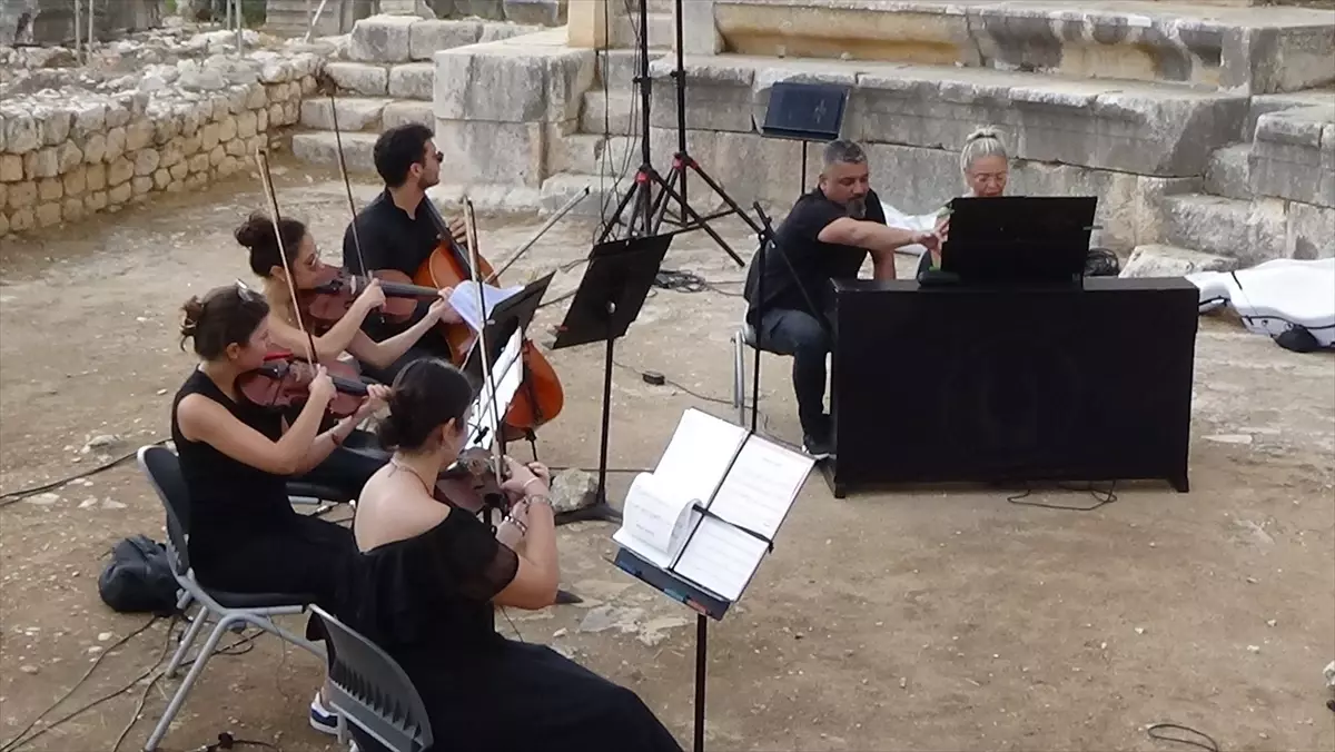 mersinde antik kent konserle senlendi 2JY7W66W