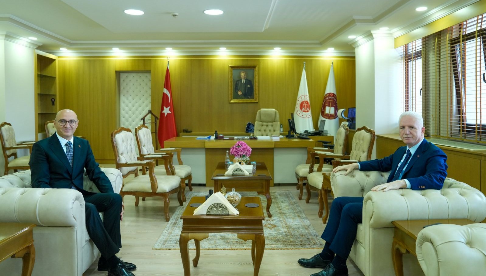 vali gulden yeni bassavciya ziyaret 8XGulwfX.jpg