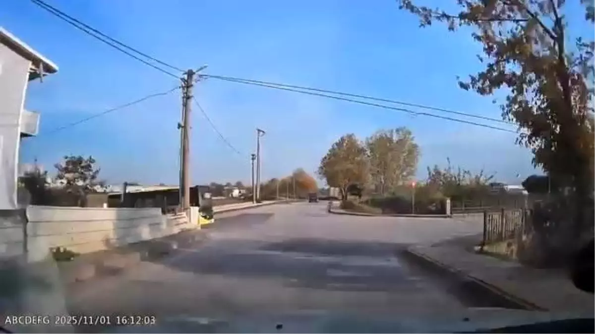 bursada otobusle kafa kafa carpismaktan kil payi kurtulan surucunun anlari kamerada HdJLFpUp.jpg