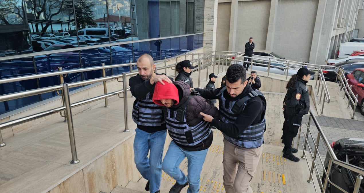 Eşinin Dayısını Bıçaklayarak Öldüren Sanığa Müebbet Hapis Cezası