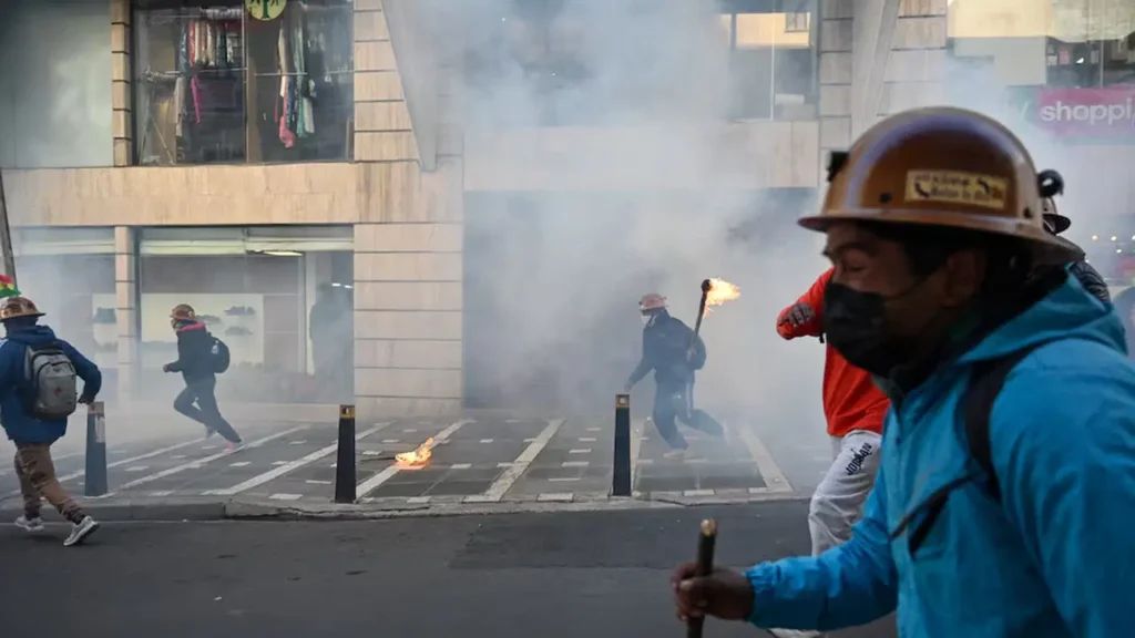 Bolivya’da Madenci Protestoları: Ülke Yolları Kapandı, Gerilim Tırmanıyor