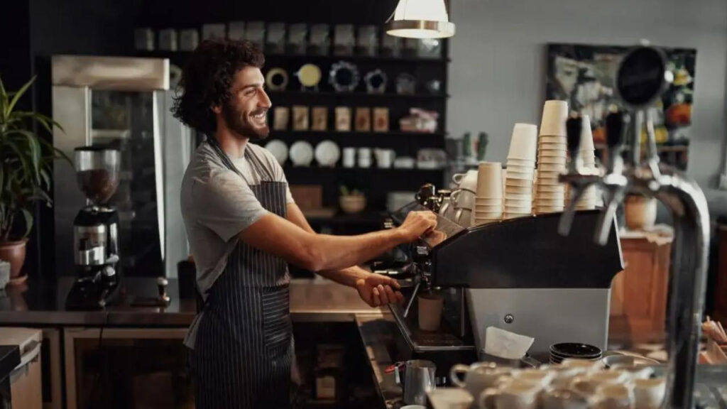 Starbucks, Yeniden Yapılanma Sürecinde Yüzlerce Çalışanını İşten Çıkarıyor