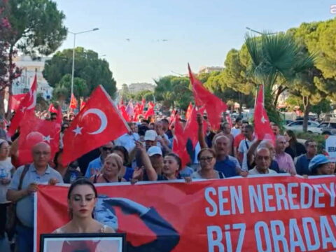Aydinda chpnin il ve ilce yoneticilerinin gorevden alinmasina karsi orgut iradesi yuruyusu yapildi BcIyx7YY